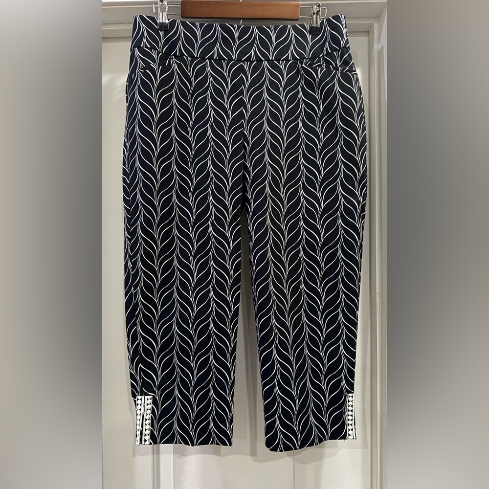 Chico's 🆕🆕 Perfect Stretch Josie Slim Capri Size 10